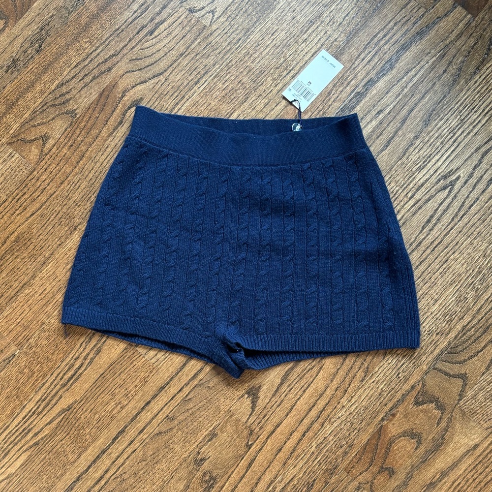 Polo Ralph Lauren wool-cashmere mini cable knit short in navy blue size Medium
